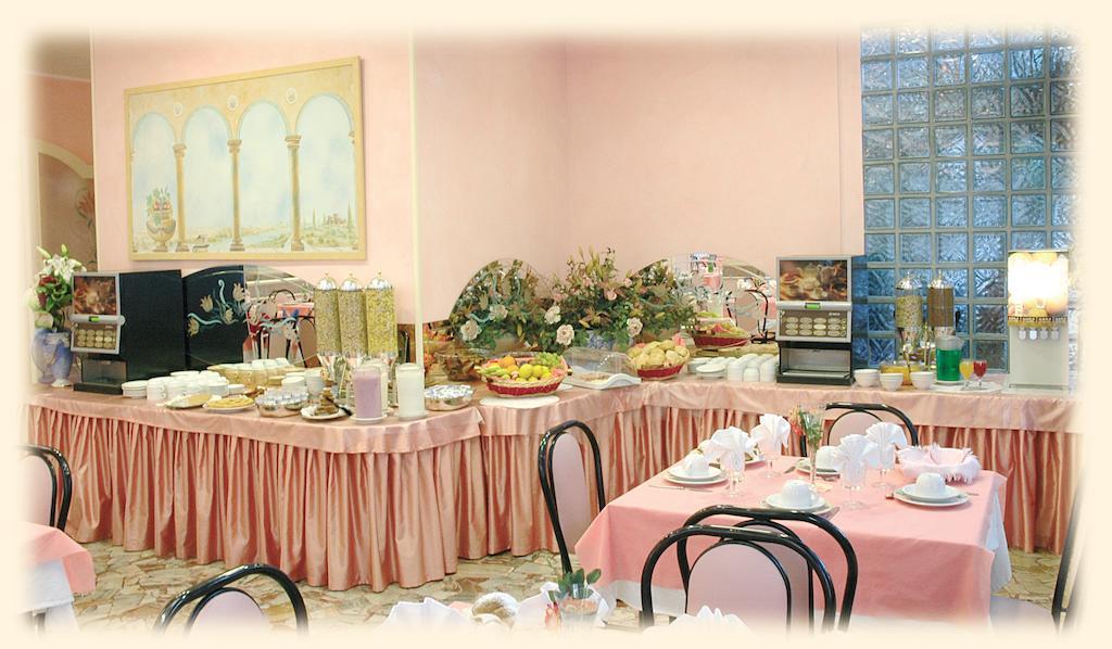 Hotel Pineta เบลลาเรีย-อีเจอา มารีนา ภายนอก รูปภาพ