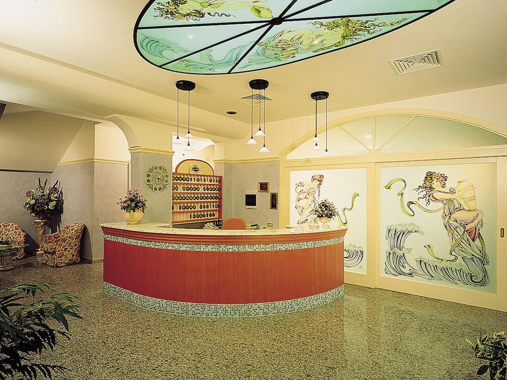 Hotel Pineta เบลลาเรีย-อีเจอา มารีนา ภายนอก รูปภาพ