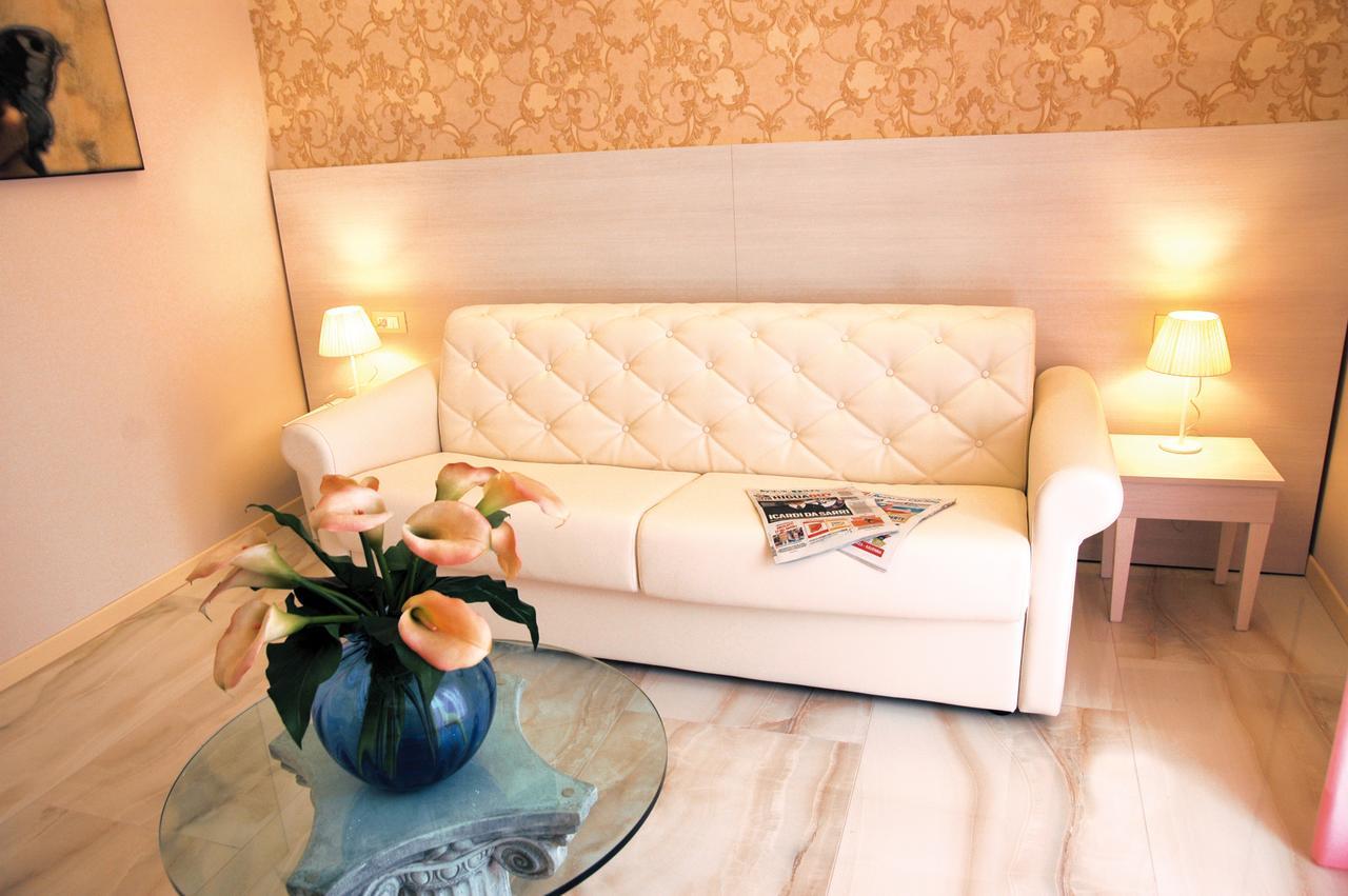 Hotel Pineta เบลลาเรีย-อีเจอา มารีนา ภายนอก รูปภาพ